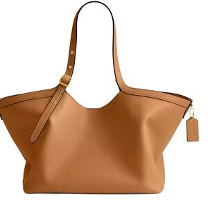 NEW Coach Tote in beautiful camel leather
